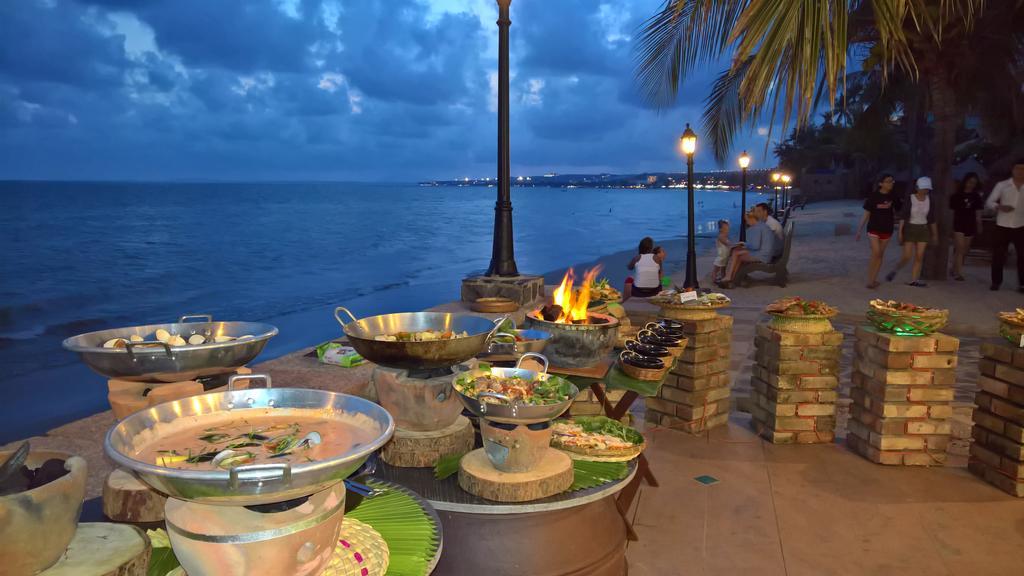 Dynasty Mui Ne Beach Resort Phan Thiet Exterior photo